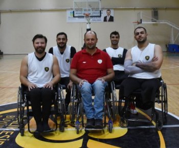 Parkede yeni transferlerimiz..