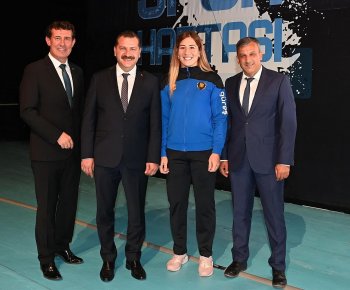 Yasemin ADAR Balıkesir Büyükşehir Belediyespor'da...